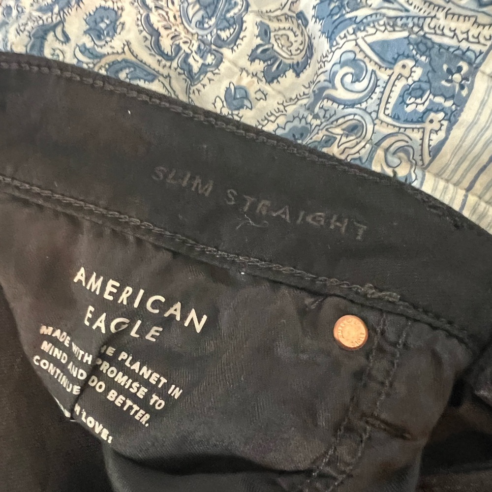 Slim straight American Eagle jeans! - Picture 3 of 4